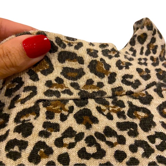 DYNAMITE Mock Neck Long Sleeves Leopard Print Tunic Soft Cozy Trending - Picture 6 of 10
